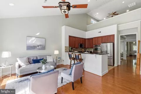 8873 White Orchid Pl, Lorton, VA 22079