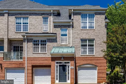 12170 Abington Hall Pl #207, Reston, VA 20190