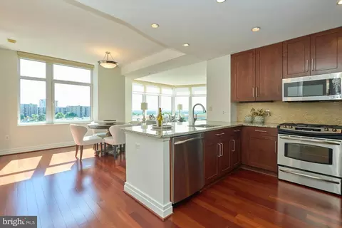 8220 Crestwood Heights Dr #1417, Mclean, VA 22102