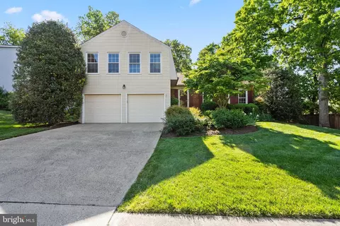 2615 Thomas Young Ln, Herndon, VA 20171
