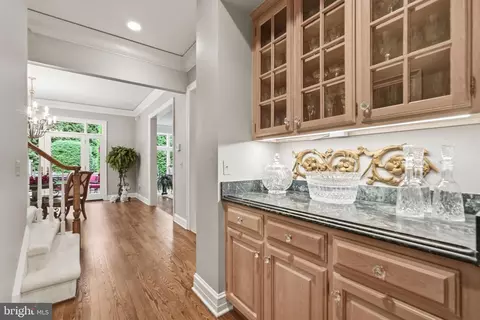 Entry Way - 1204 Daviswood Dr, Mclean, VA 22102 photo 3 of 5