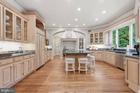Kitchen - 1204 Daviswood Dr, Mclean, VA 22102 photo 3 of 5