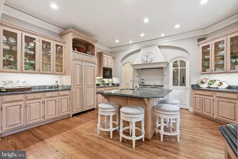 Kitchen - 1204 Daviswood Dr, Mclean, VA 22102 photo 4 of 5