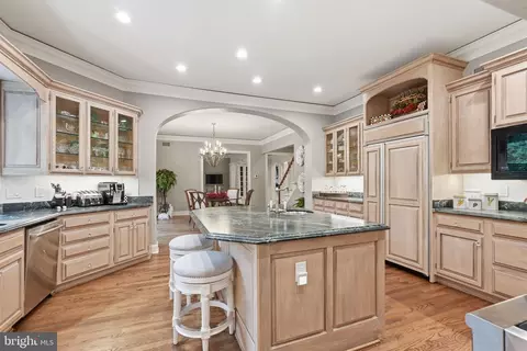 Kitchen - 1204 Daviswood Dr, Mclean, VA 22102 photo 5 of 5