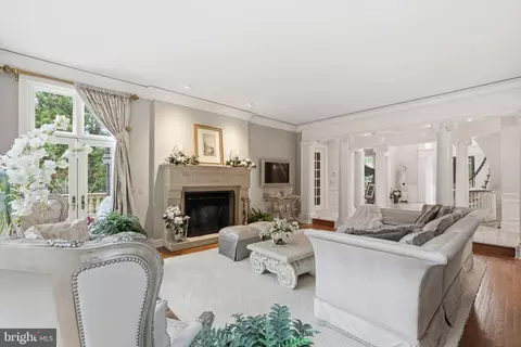 Living - 1204 Daviswood Dr, Mclean, VA 22102 photo 4 of 7