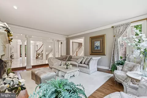 Living - 1204 Daviswood Dr, Mclean, VA 22102 photo 3 of 7