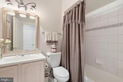 Bath - 1204 Daviswood Dr, Mclean, VA 22102 photo 6 of 8
