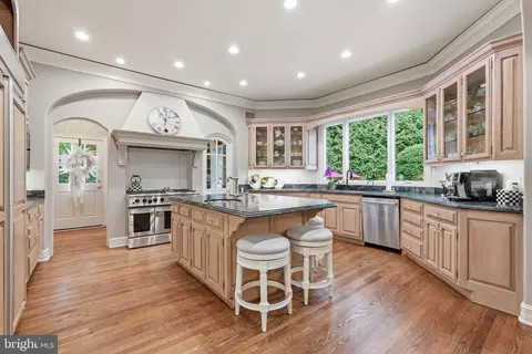 Kitchen - 1204 Daviswood Dr, Mclean, VA 22102 photo 2 of 5