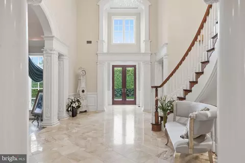 Entry Way - 1204 Daviswood Dr, Mclean, VA 22102 photo 2 of 5