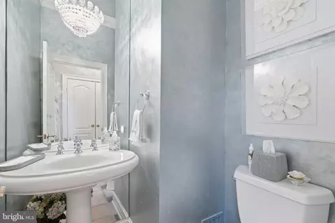 Bath - 1204 Daviswood Dr, Mclean, VA 22102 photo 1 of 8