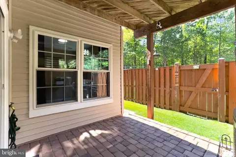 Exterior - 7304 Hampton Manor Pl, Springfield, VA 22150 photo 4 of 7