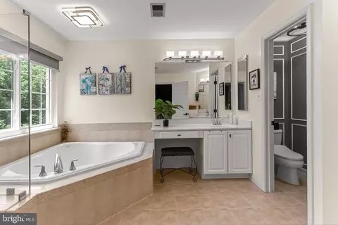 Bath - 7304 Hampton Manor Pl, Springfield, VA 22150 photo 1 of 2
