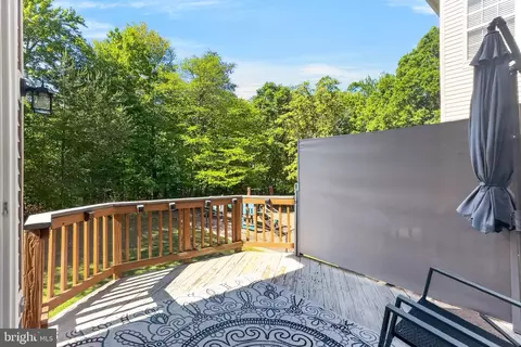 Exterior - 7304 Hampton Manor Pl, Springfield, VA 22150 photo 2 of 7