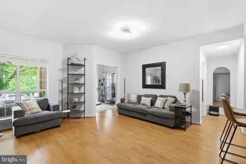 12160 Penderview Ln #1705, Fairfax, VA 22033