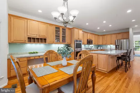 Kitchen - 8000 Pohick Rd, Springfield, VA 22153 photo 6 of 7