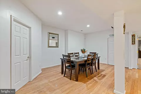 Dining - 8000 Pohick Rd, Springfield, VA 22153 photo 4 of 5
