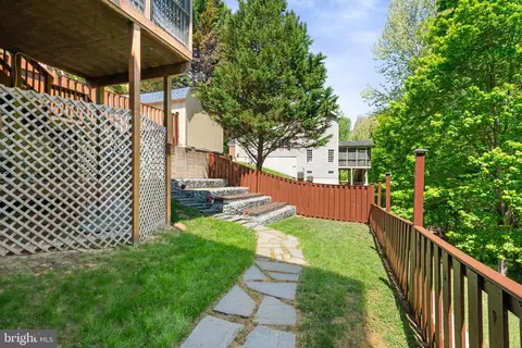 Exterior - 8000 Pohick Rd, Springfield, VA 22153 photo 12 of 16