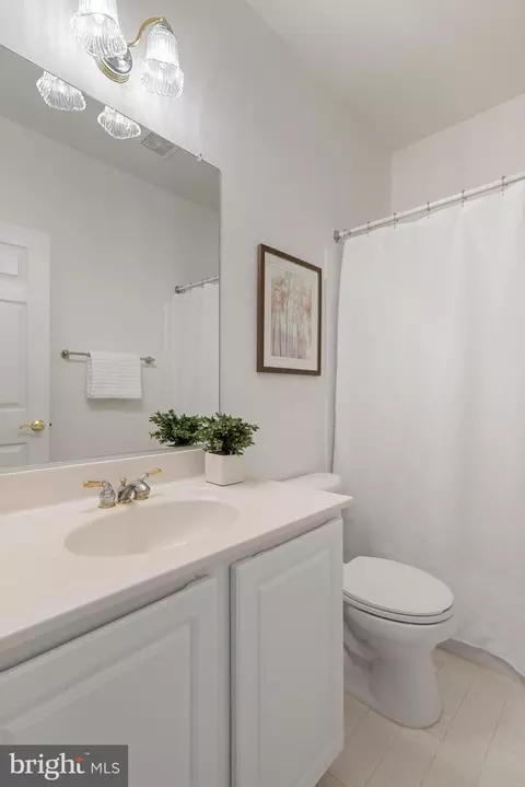 Bath - 8000 Pohick Rd, Springfield, VA 22153 photo 2 of 9