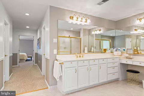 Entry Way - 8000 Pohick Rd, Springfield, VA 22153 photo 5 of 6
