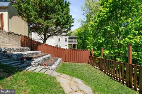 Exterior - 8000 Pohick Rd, Springfield, VA 22153 photo 11 of 16