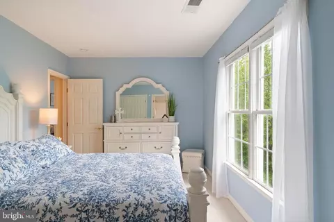 Bedroom - 8000 Pohick Rd, Springfield, VA 22153 photo 8 of 10