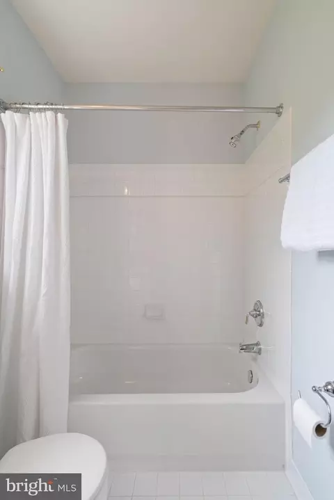 Bath - 8000 Pohick Rd, Springfield, VA 22153 photo 7 of 9