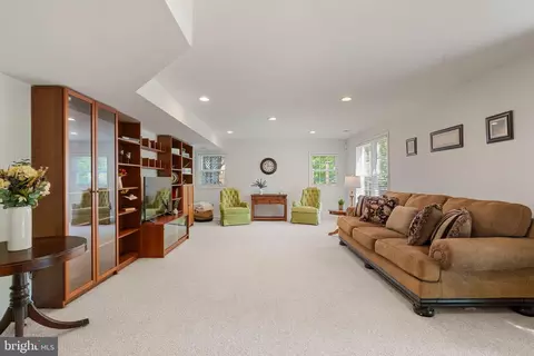 Living - 8000 Pohick Rd, Springfield, VA 22153 photo 6 of 6