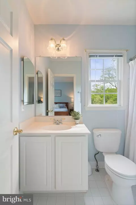 Bath - 8000 Pohick Rd, Springfield, VA 22153 photo 6 of 9