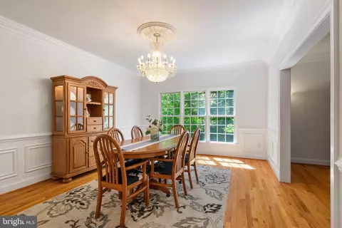 Dining - 8000 Pohick Rd, Springfield, VA 22153 photo 2 of 5