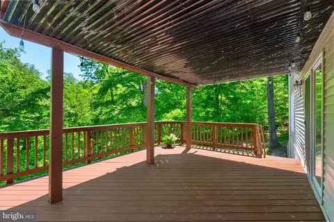 Exterior - 8000 Pohick Rd, Springfield, VA 22153 photo 14 of 16