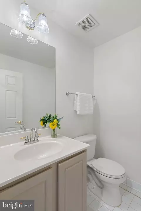 Bath - 8000 Pohick Rd, Springfield, VA 22153 photo 9 of 9