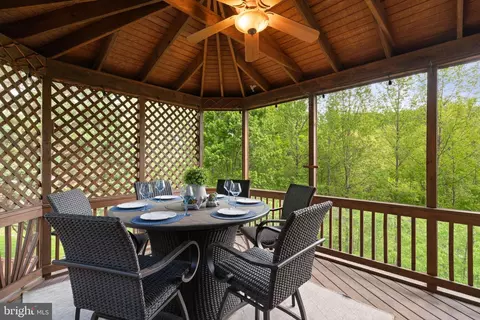 Exterior - 8000 Pohick Rd, Springfield, VA 22153 photo 3 of 16
