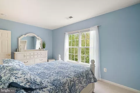 Bedroom - 8000 Pohick Rd, Springfield, VA 22153 photo 7 of 10