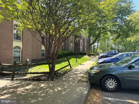 3312 Woodburn Village Dr #31, Annandale, VA 22003