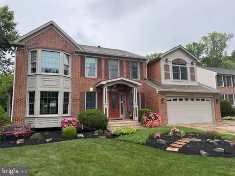 2304 Lakeshire Dr, Alexandria, VA 22308