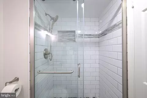 Bath - 7640 Tremayne Pl #102, Mclean, VA 22102 photo 2 of 2