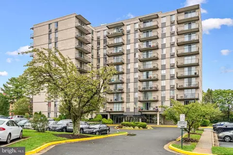3245 Rio Dr #305, Falls Church, VA 22041