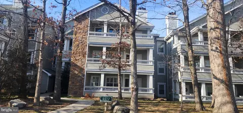 4417 Fair Stone Dr #303, Fairfax, VA 22033