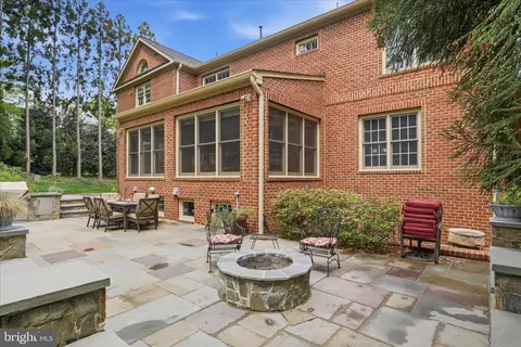 Exterior - 6441 Georgetown Pike, Mclean, VA 22101 photo 5 of 11