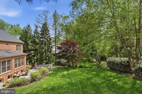 Exterior - 6441 Georgetown Pike, Mclean, VA 22101 photo 7 of 11