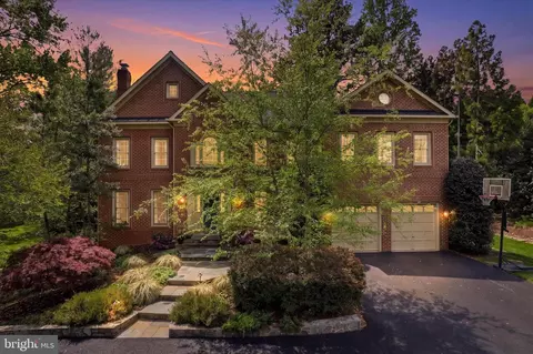 Exterior - 6441 Georgetown Pike, Mclean, VA 22101 photo 2 of 11