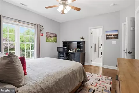 Bedroom - 6441 Georgetown Pike, Mclean, VA 22101 photo 7 of 11