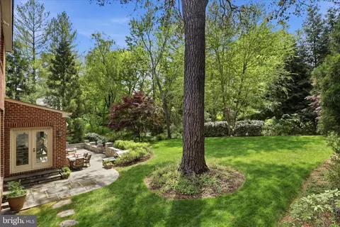 Exterior - 6441 Georgetown Pike, Mclean, VA 22101 photo 8 of 11