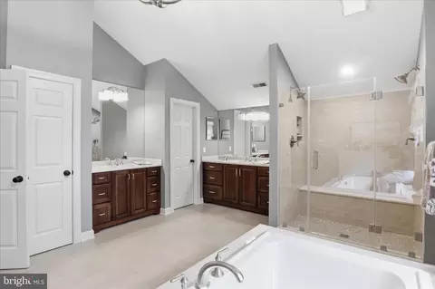 Bath - 6441 Georgetown Pike, Mclean, VA 22101 photo 4 of 10