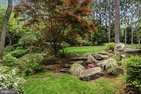 Exterior - 6441 Georgetown Pike, Mclean, VA 22101 photo 10 of 11
