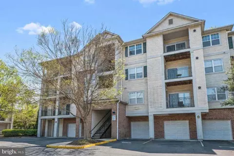 12148 Garden Grove Cir #303, Fairfax, VA 22030