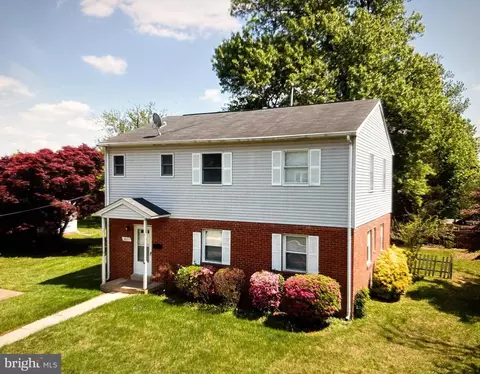 2033 Maynard Dr, Falls Church, VA 22043