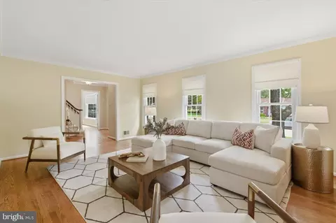 Living - 7824 Water Valley Ct, Springfield, VA 22153 photo 2 of 3