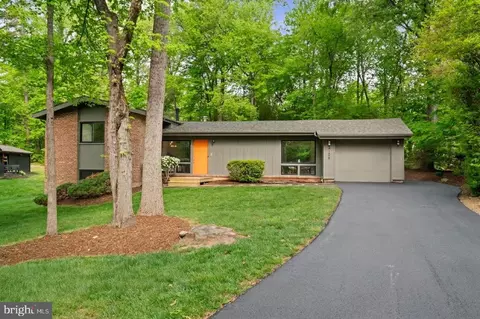 4106 Yerkes Pl, Annandale, VA 22003
