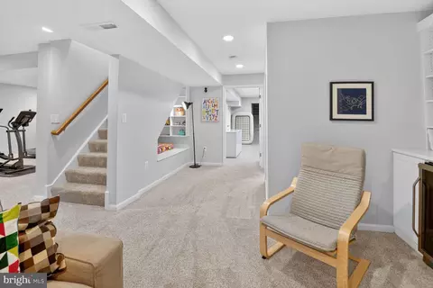 Entry Way - 7303 Yates Ct, Mclean, VA 22101 photo 4 of 4